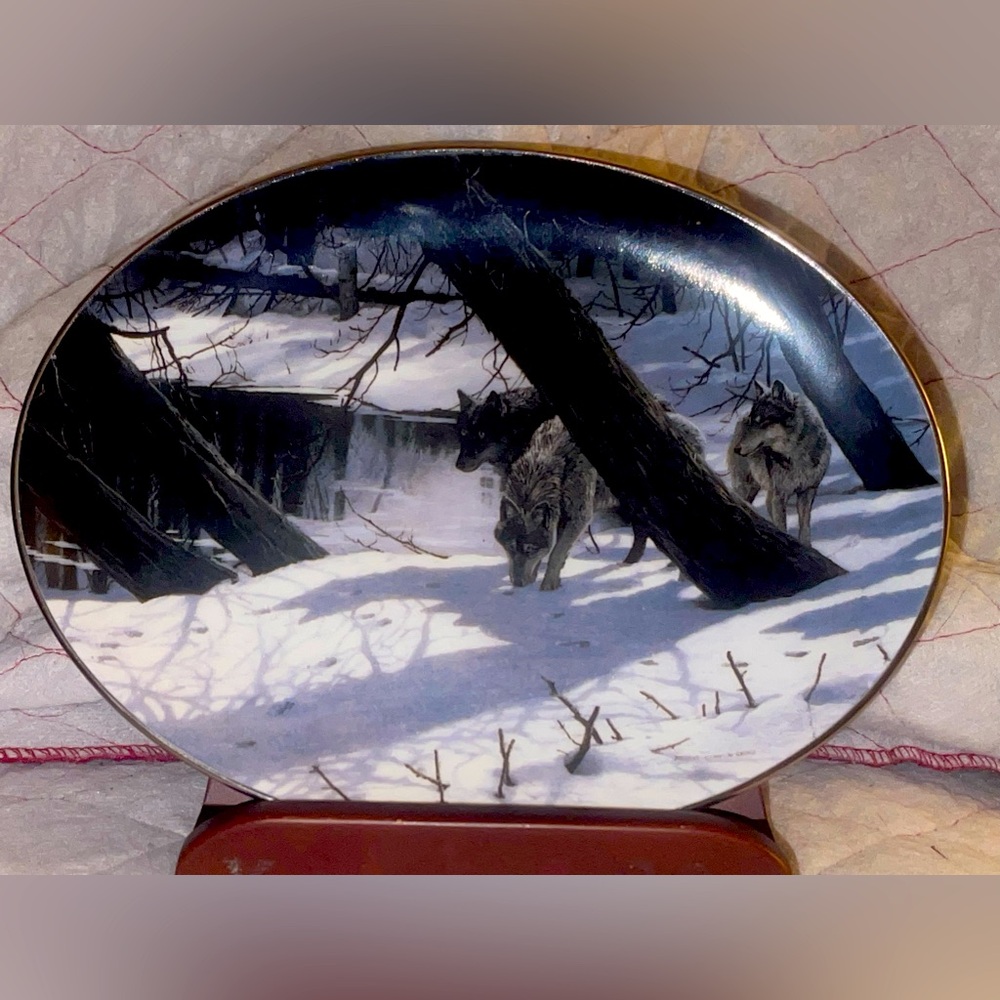 WOLF collector plate MOONLIGHT SHADOWS Persis Clayton Weirs WINTER SHADOW wolves